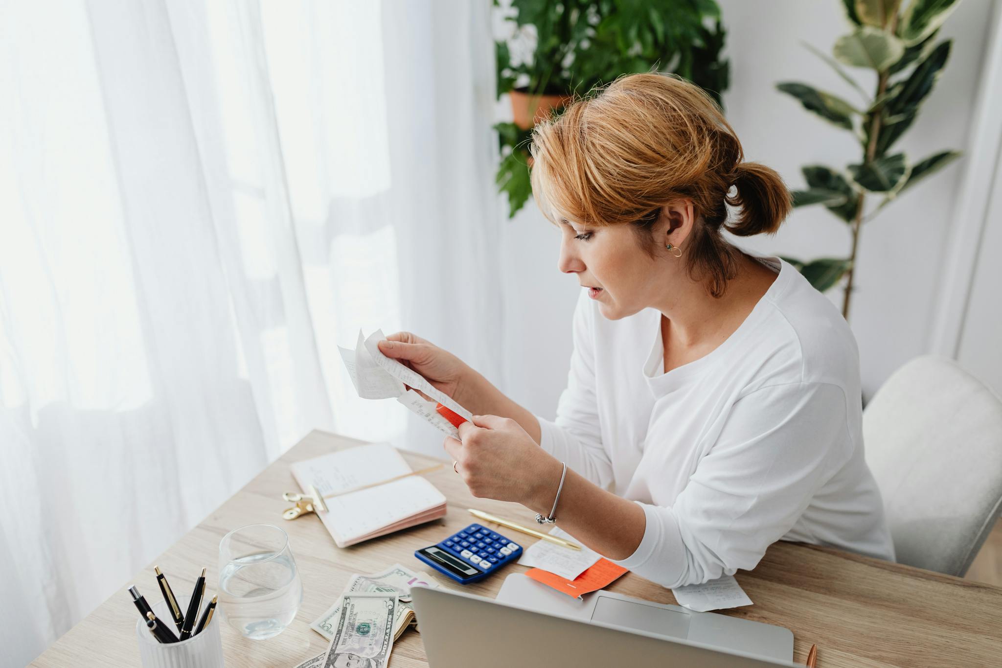 Small business outsourced bookkeeping including reconciliations, financial reporting, and QuickBooks management
